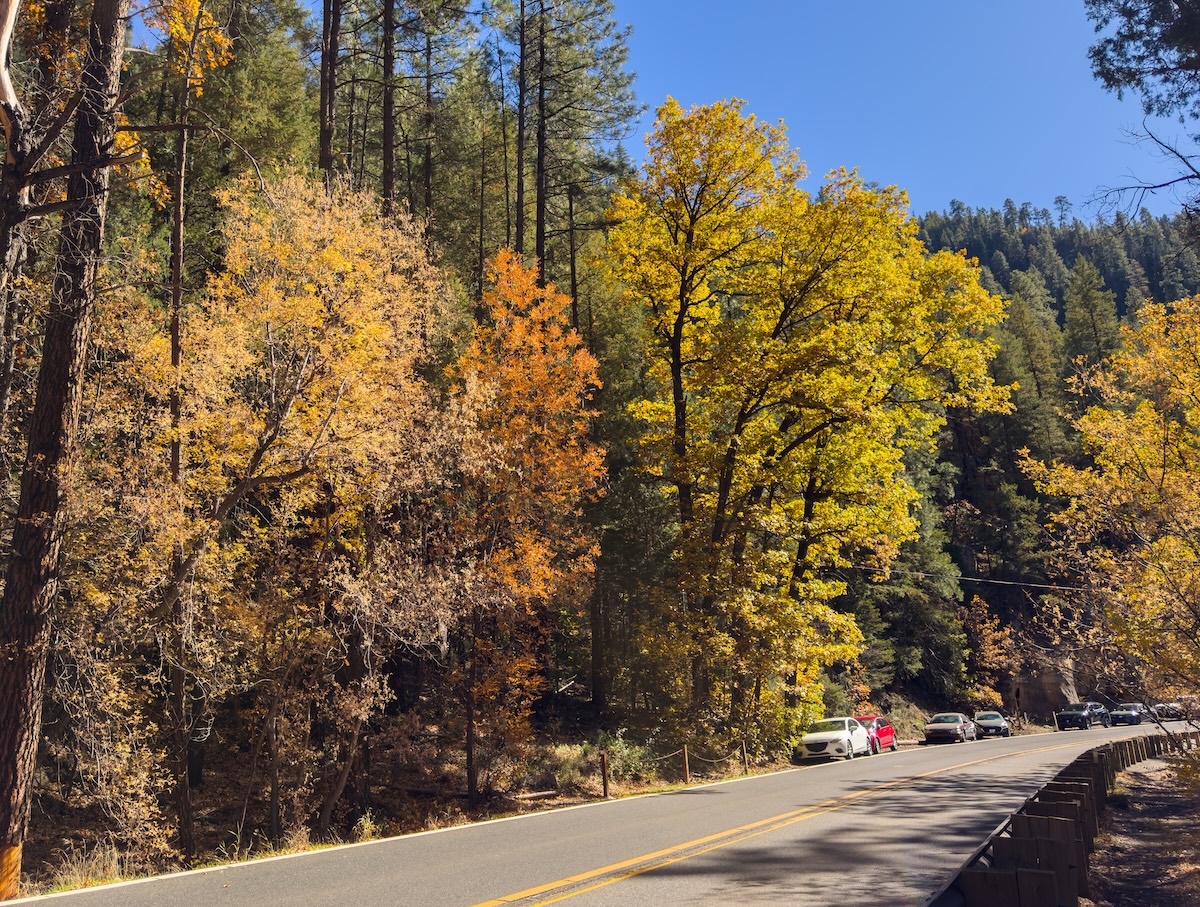 Oak Creek Canyon Drive